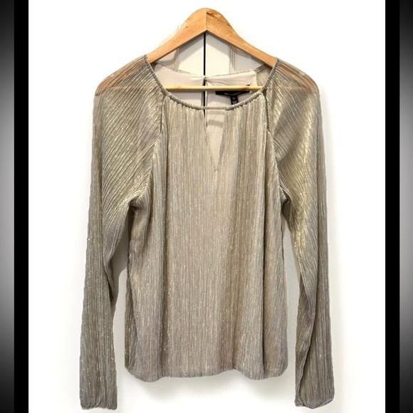 NWT White House Black Market Crinkle Top Ecru/Gold/Silver Balloon Long Sleeve L - Picture 2 of 11